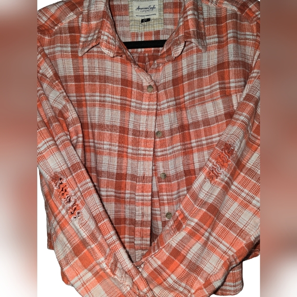 American Eagle Distressed Plaid Cropped Button Down Shirt Jacket M EUC - Picture 2 of 5